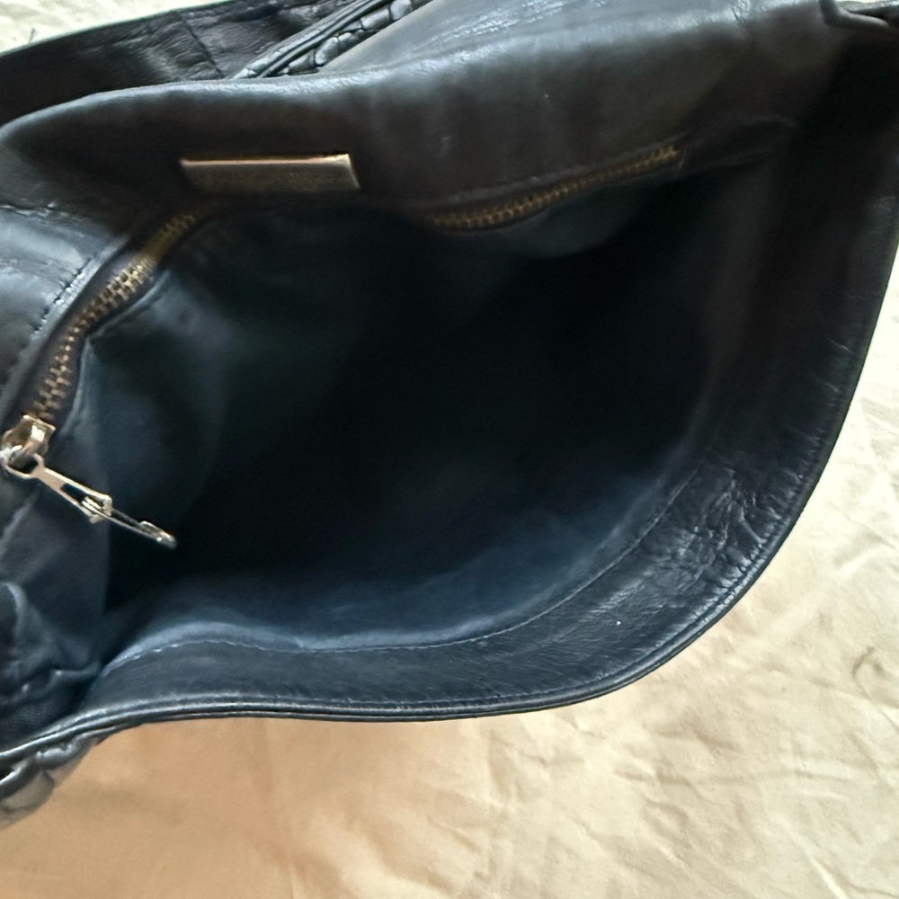 Bottega Veneta Interracio Shoulder Bag - Picture 4 of 16